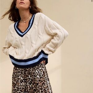 American Eagle Outfitters Cream and Blue V-Neck Sweater